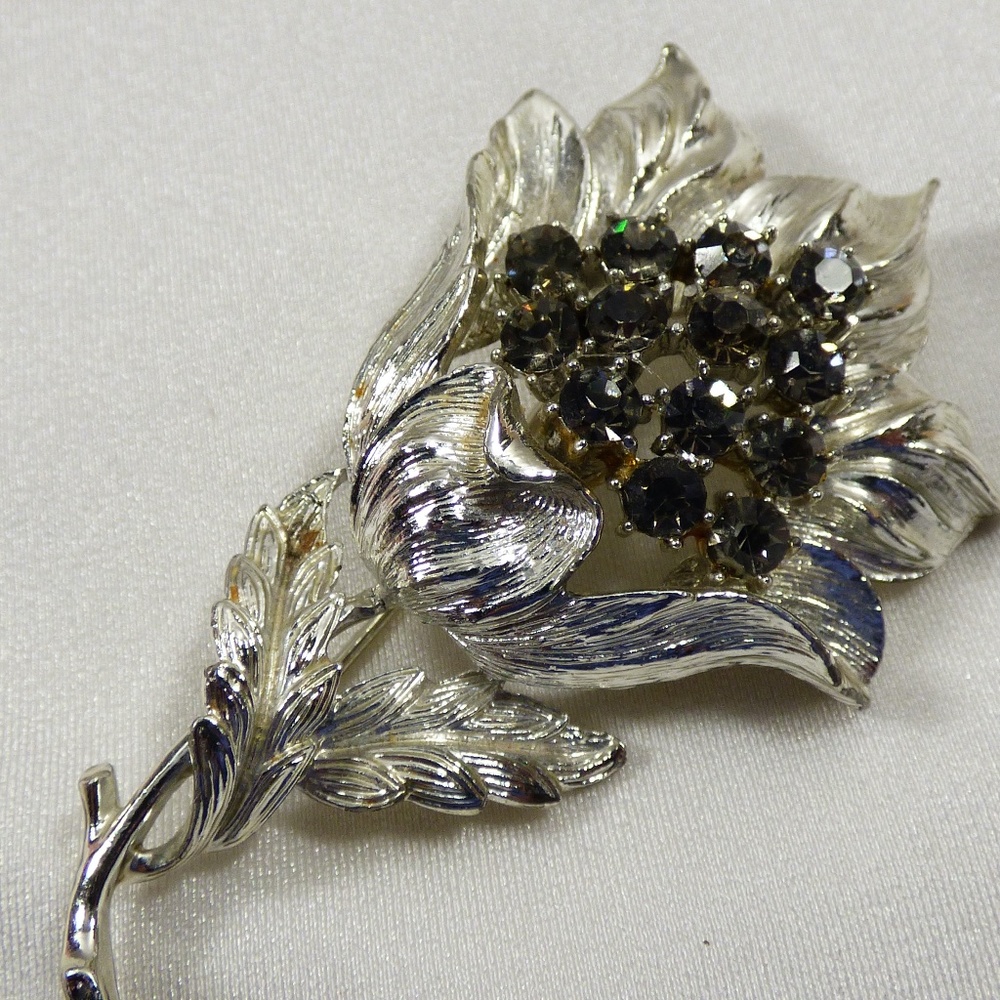 Vtg Coro Topaz hue Aurora Borealis Crystal pin